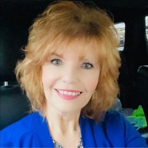 Meet your Posher, Robyn